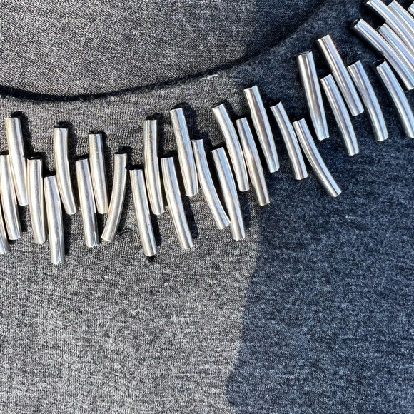 𝅺MICHAEL Kors oversized grey top with silver embellishments size medium - Picture 4 of 4